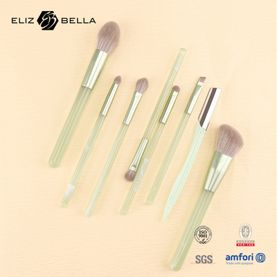 Set de cepillos de maquillaje para amantes del maquillaje.