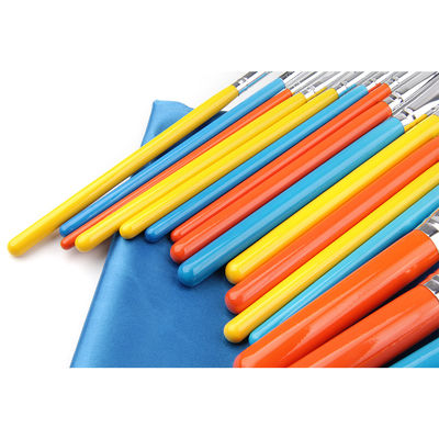 Sistema de cepillo del maquillaje de 18 pedazos con la manija de madera del color y el bolso cosmético