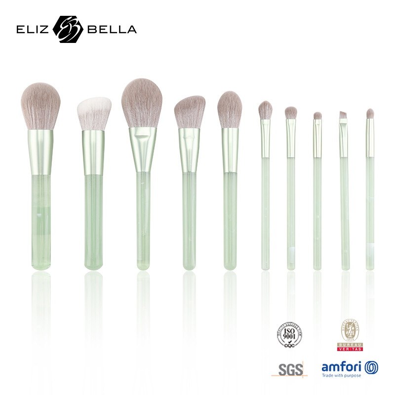 Set de cepillos de maquillaje para amantes del maquillaje.