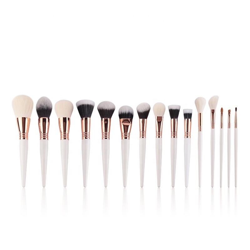 Pince para el maquillaje de los ojos con mango negro/marrón para una aplicación precisa e impecable